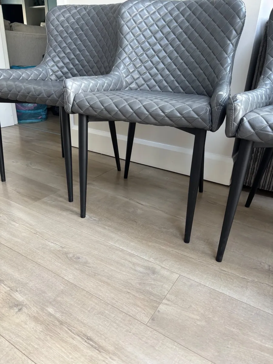 6 grey dining chairs & 3 matching bar stools - Image 4