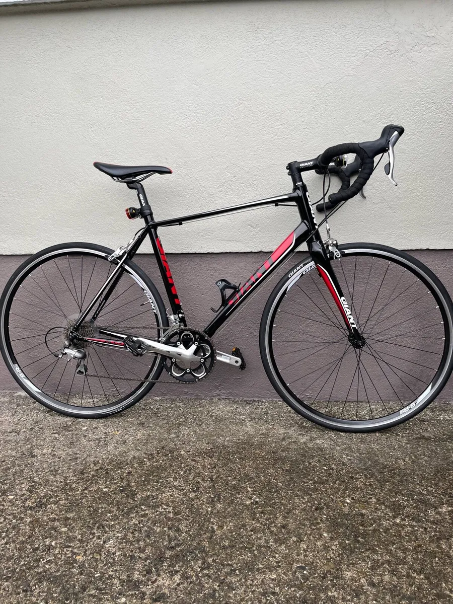 Giant Defy , Road bike. - Image 1