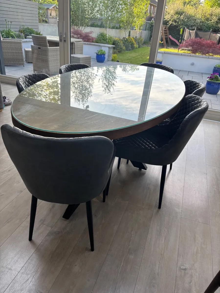 6 grey dining chairs & 3 matching bar stools - Image 1