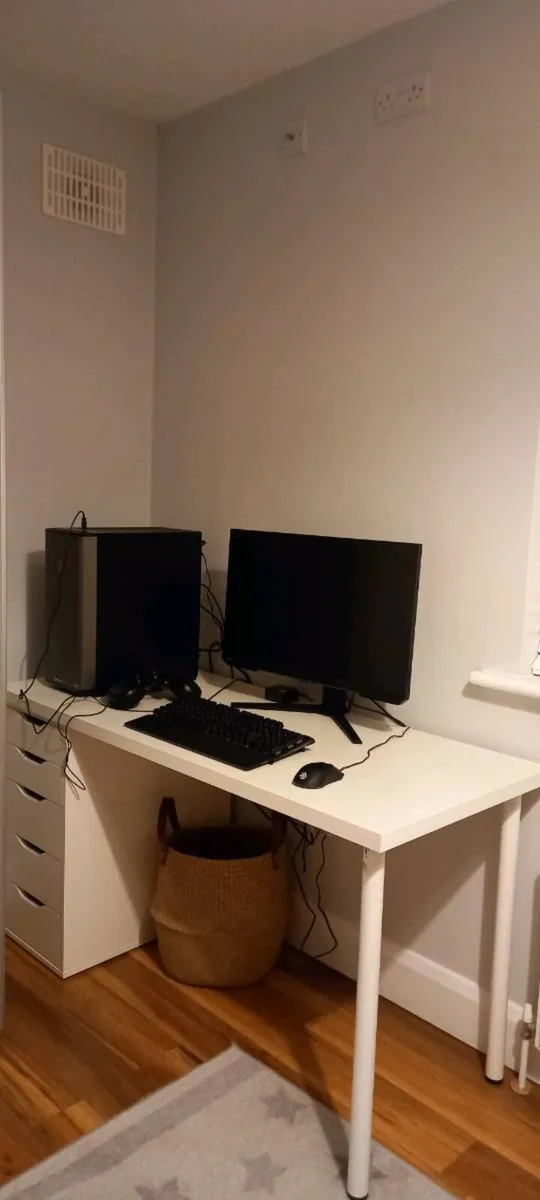 School/Office desk - Image 1
