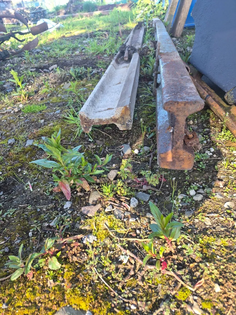 Steel posts - Image 1