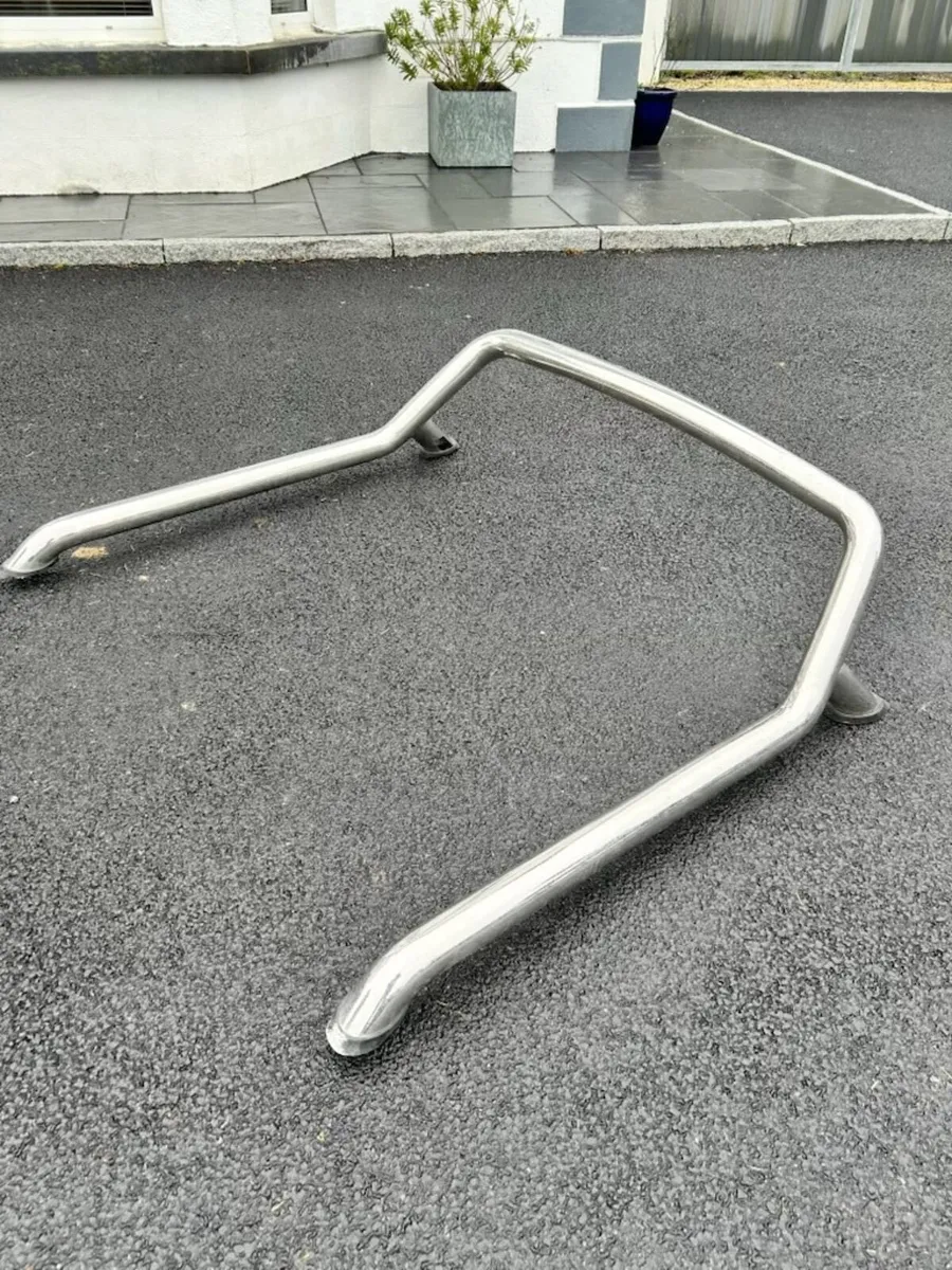 VW Amarok Electric Roller Cover and Roll Bars - Image 3