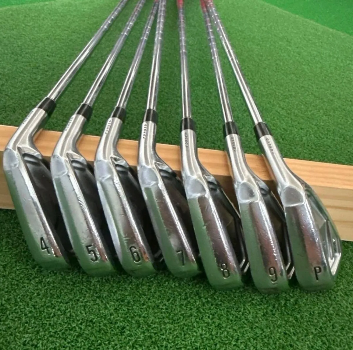 Srixon ZX 7 mkii irons 4-PW - Image 1