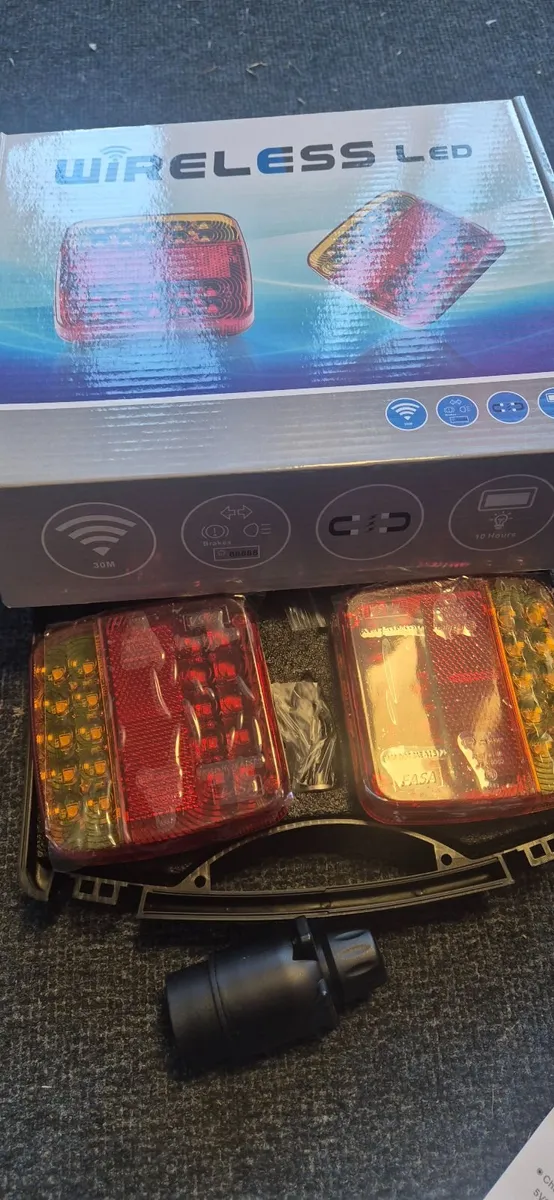 Wireless trailer lights LED kit no wires