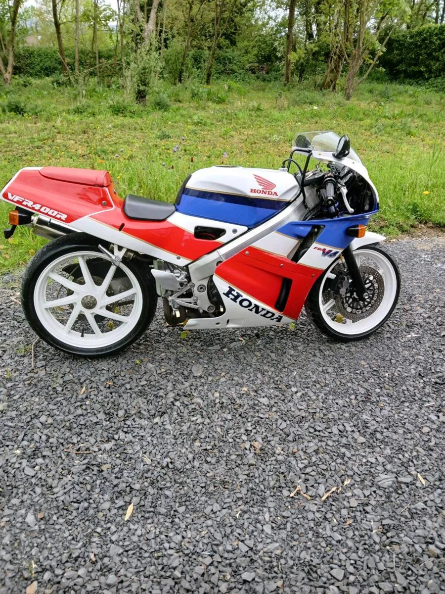 Honda VFR 400 NC 30 only 7000 miles RARE 1990 - Image 1