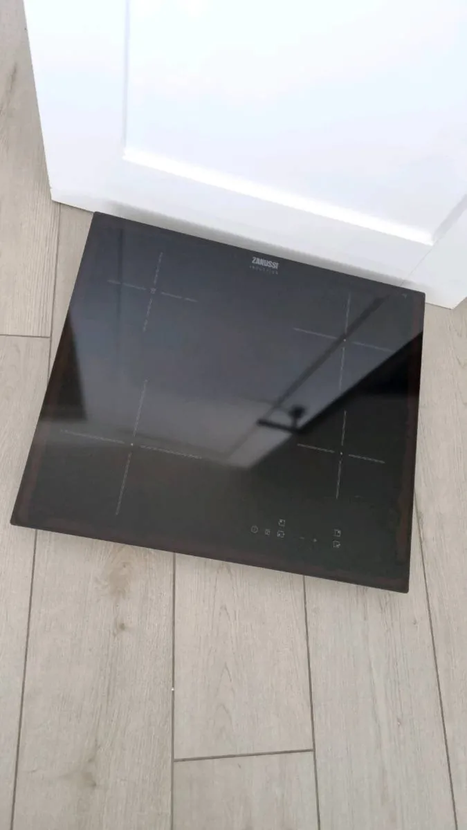 Zanussi Black Induction Hob - Image 3
