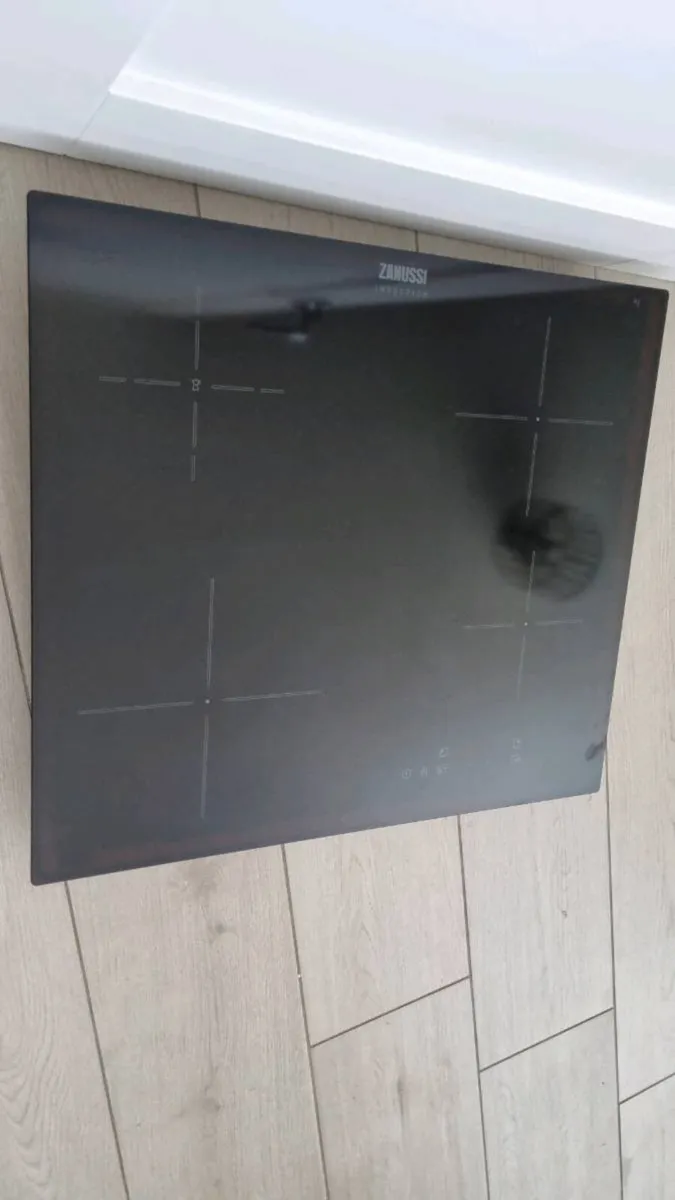 Zanussi Black Induction Hob - Image 4