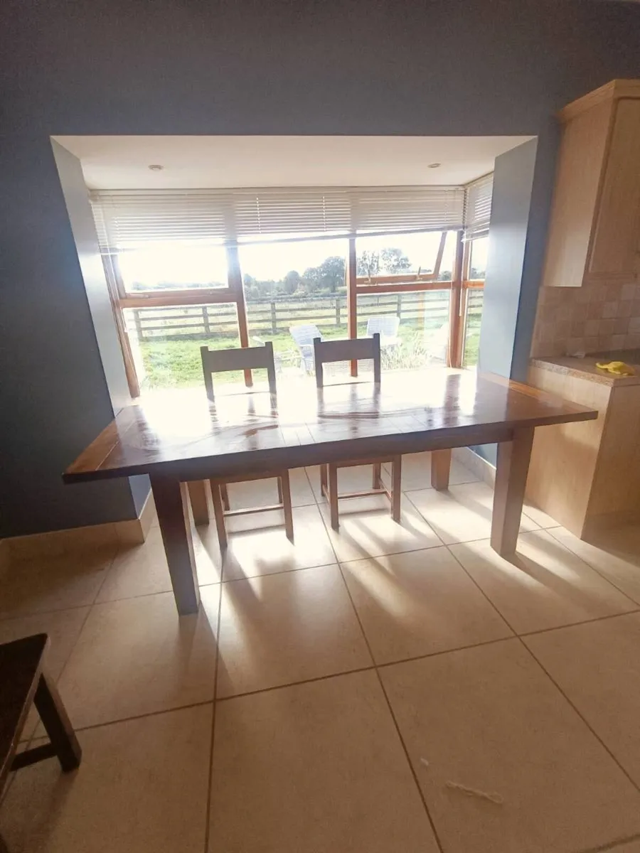 Table and 5 chairs - Image 2