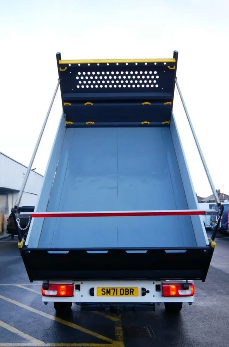 2022 Volkswagen Crafter Tipper Van - Image 1