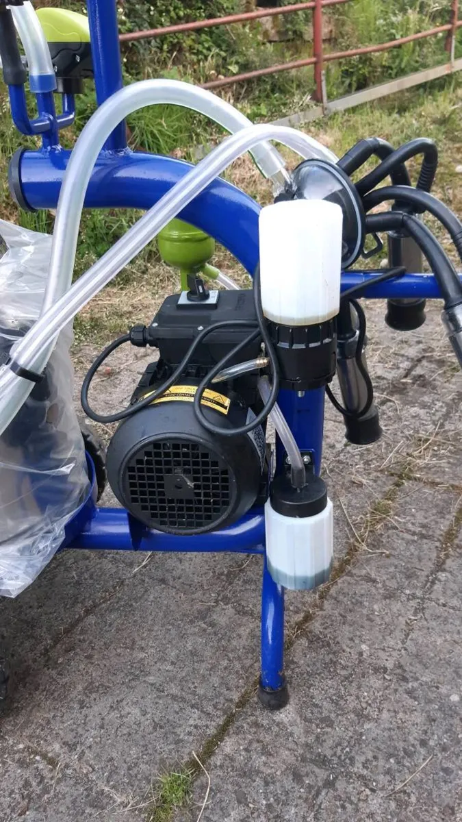 Mobile milking machine - Image 1