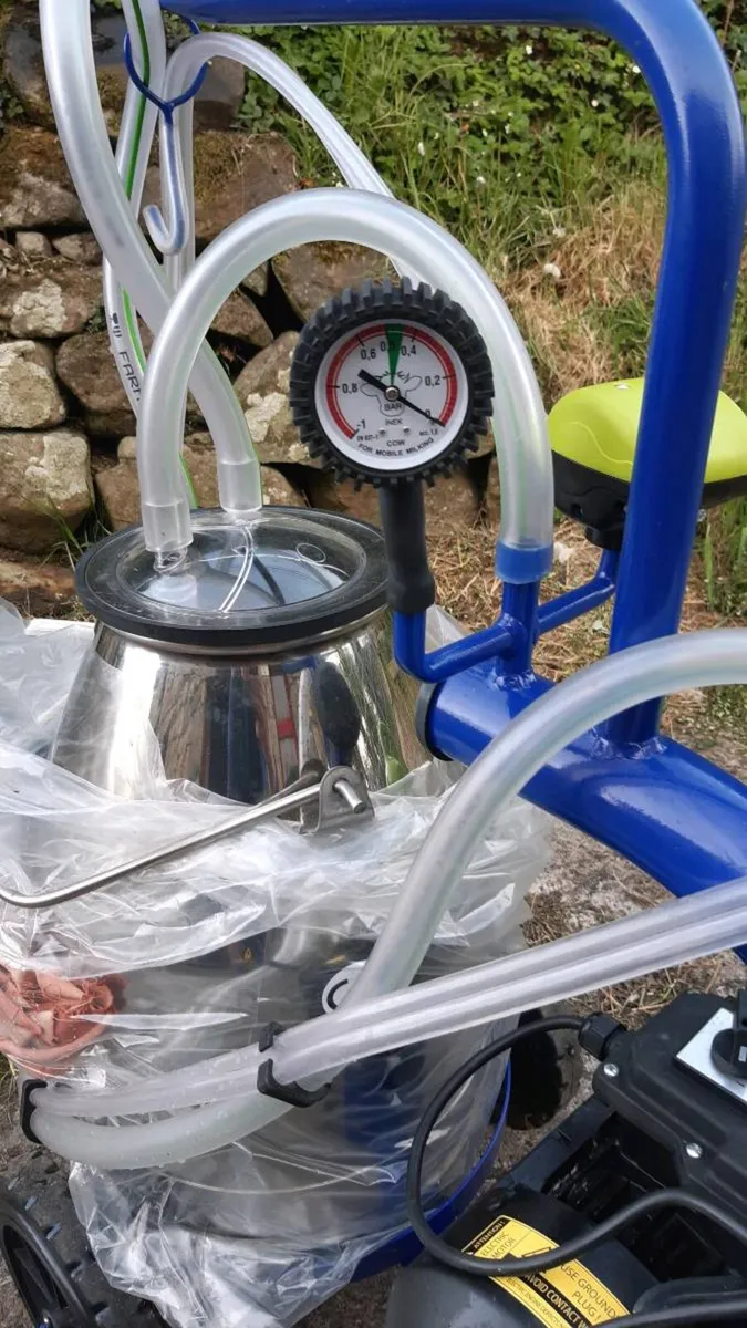 Mobile milking machine - Image 2