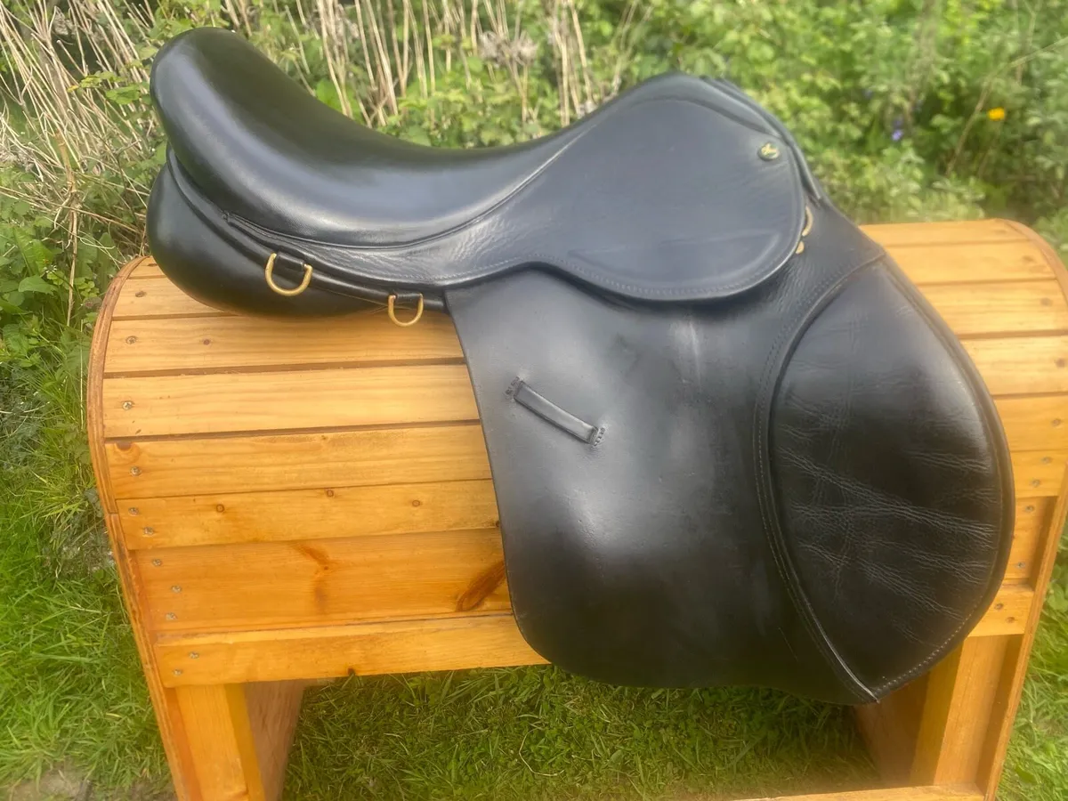 Ideal jump saddle 17.5 black leather - Image 2