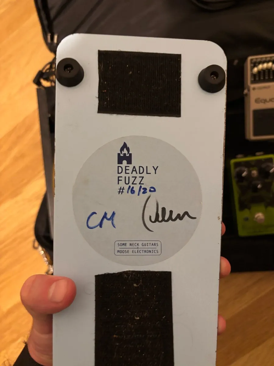 Guitar pedal collection with power supply and case - Image 3