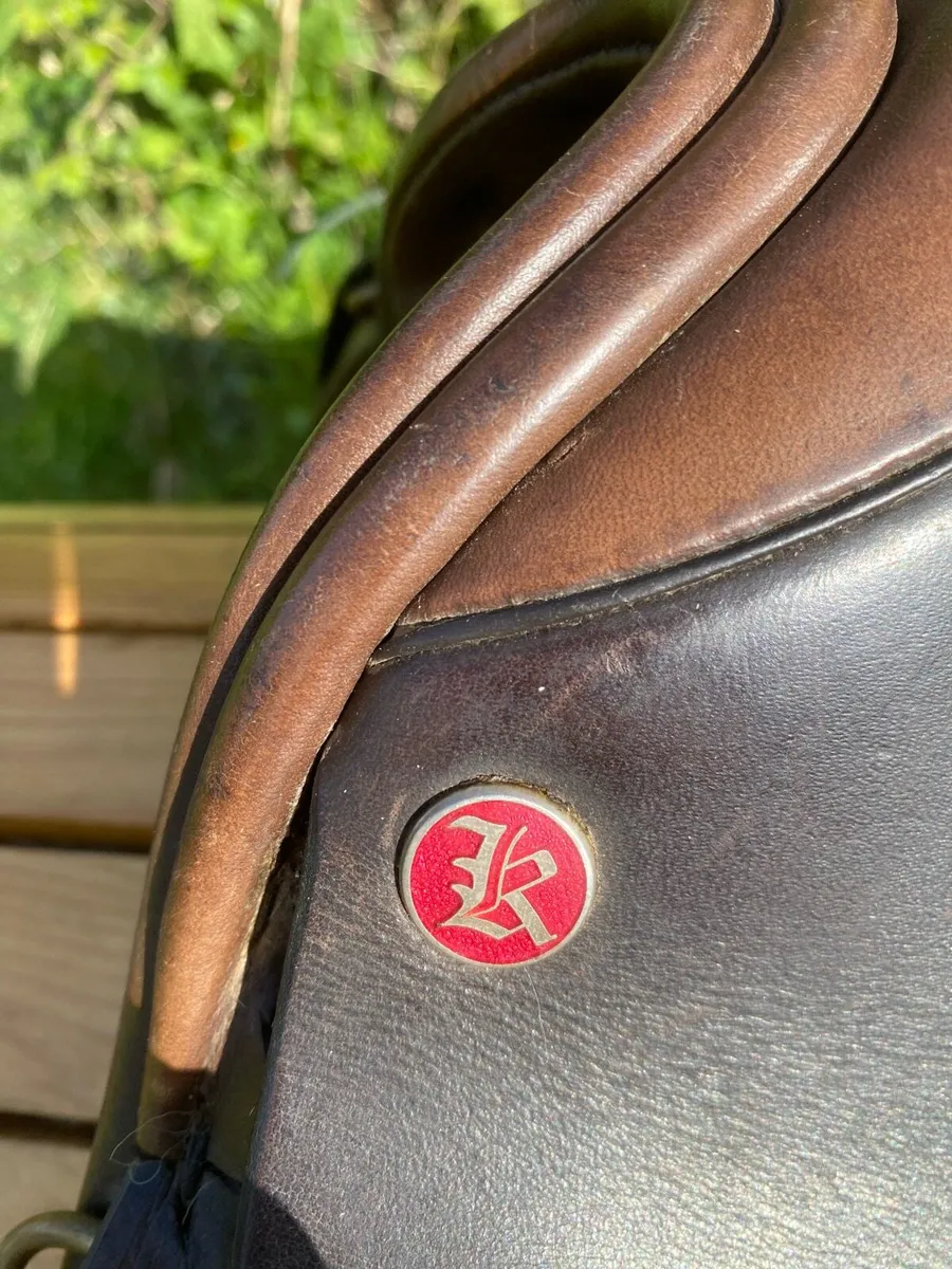 Kings 17” medium brown Leather saddle - Image 2