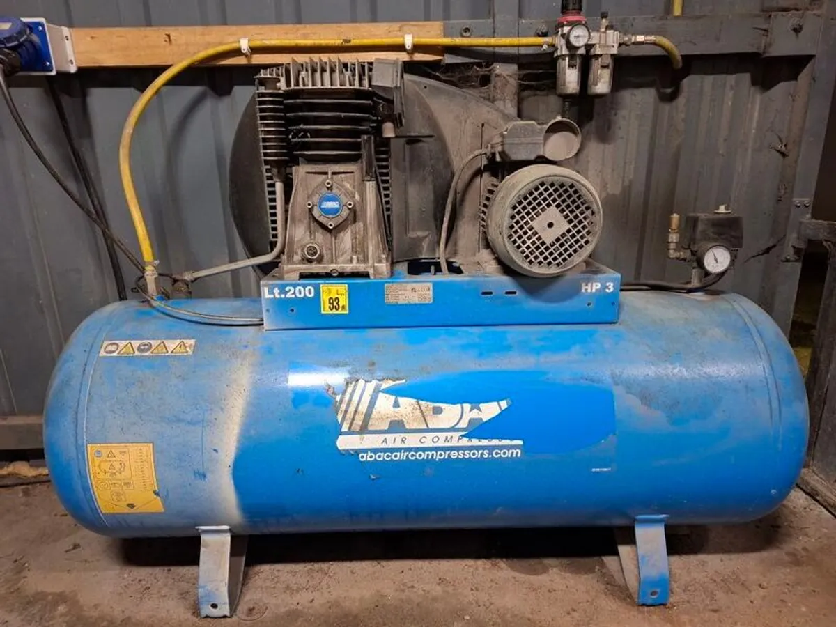 Air Compressor - Image 1