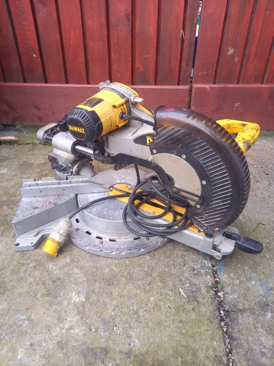 DeWalt 12 Inch Chopsaw - Image 2