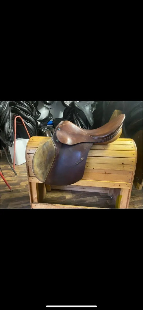 17.5-18” brown Leather Stubben  saddle - Image 1