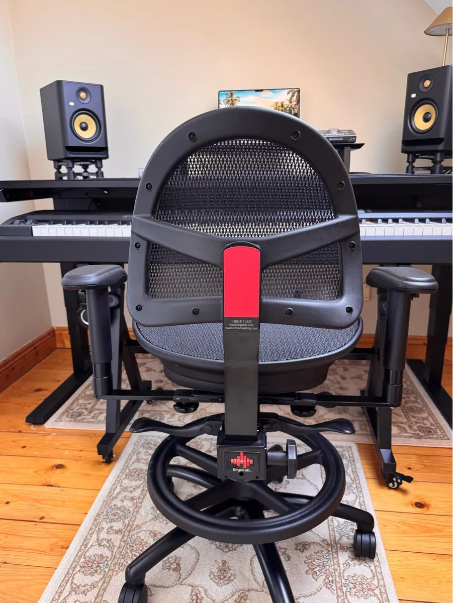 Stealth Pro Executive Chair - Image 4
