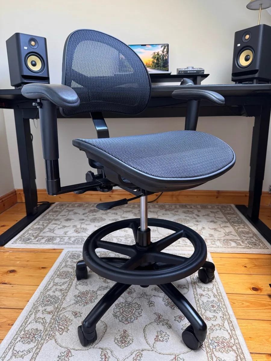 Stealth Pro Executive Chair - Image 2