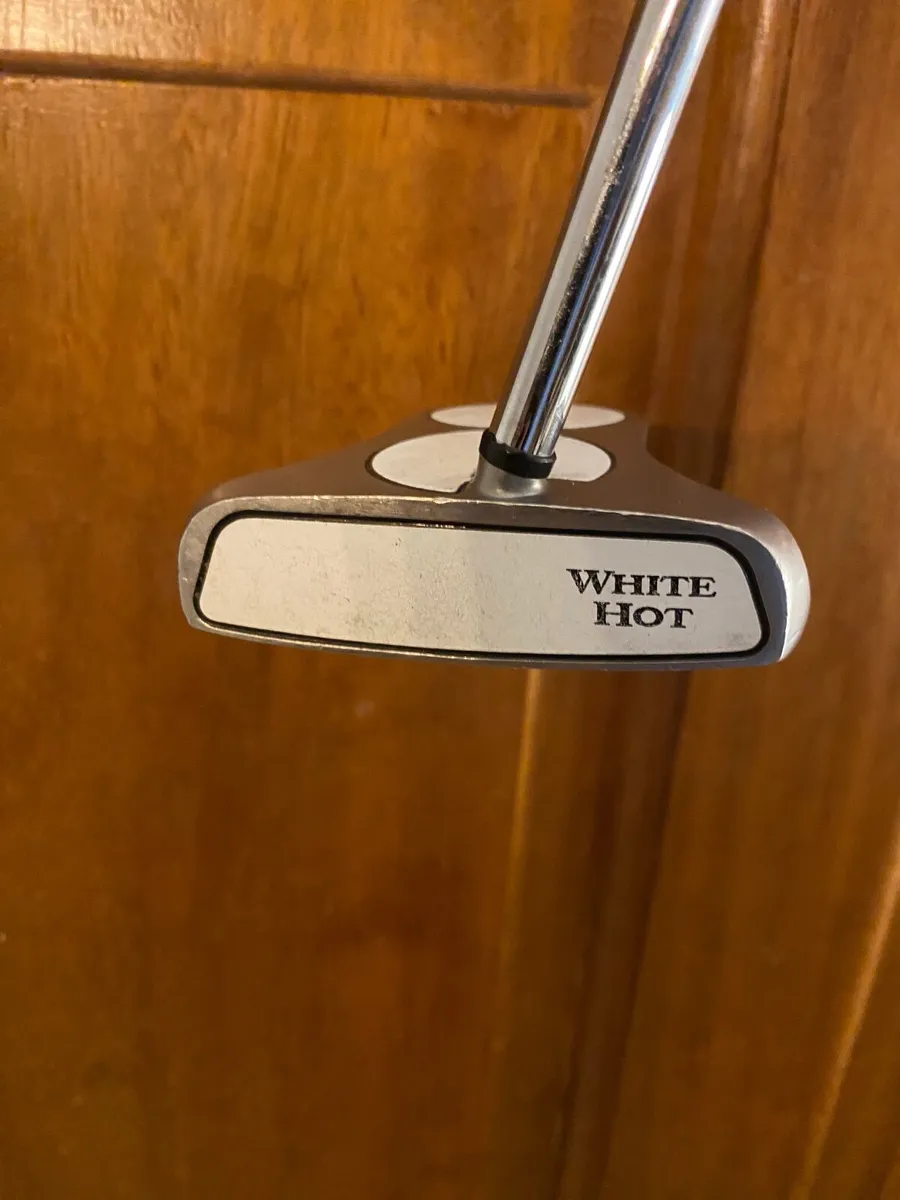 Odyssey 2 ball Centre Shaft Putter 33 inch - Image 1