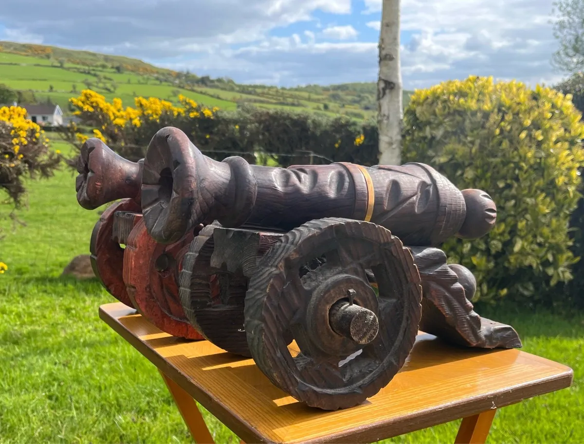 Pair of large Vintage wooden carved cannons - Image 1