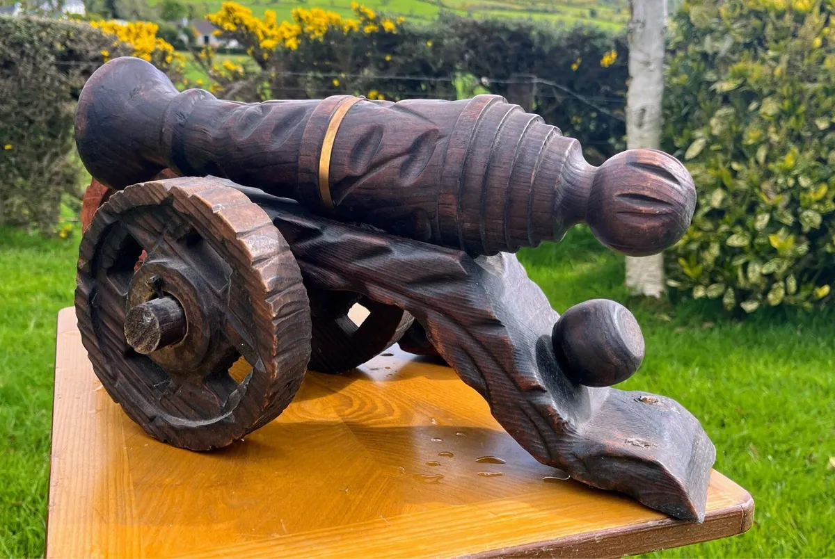 Pair of large Vintage wooden carved cannons - Image 2