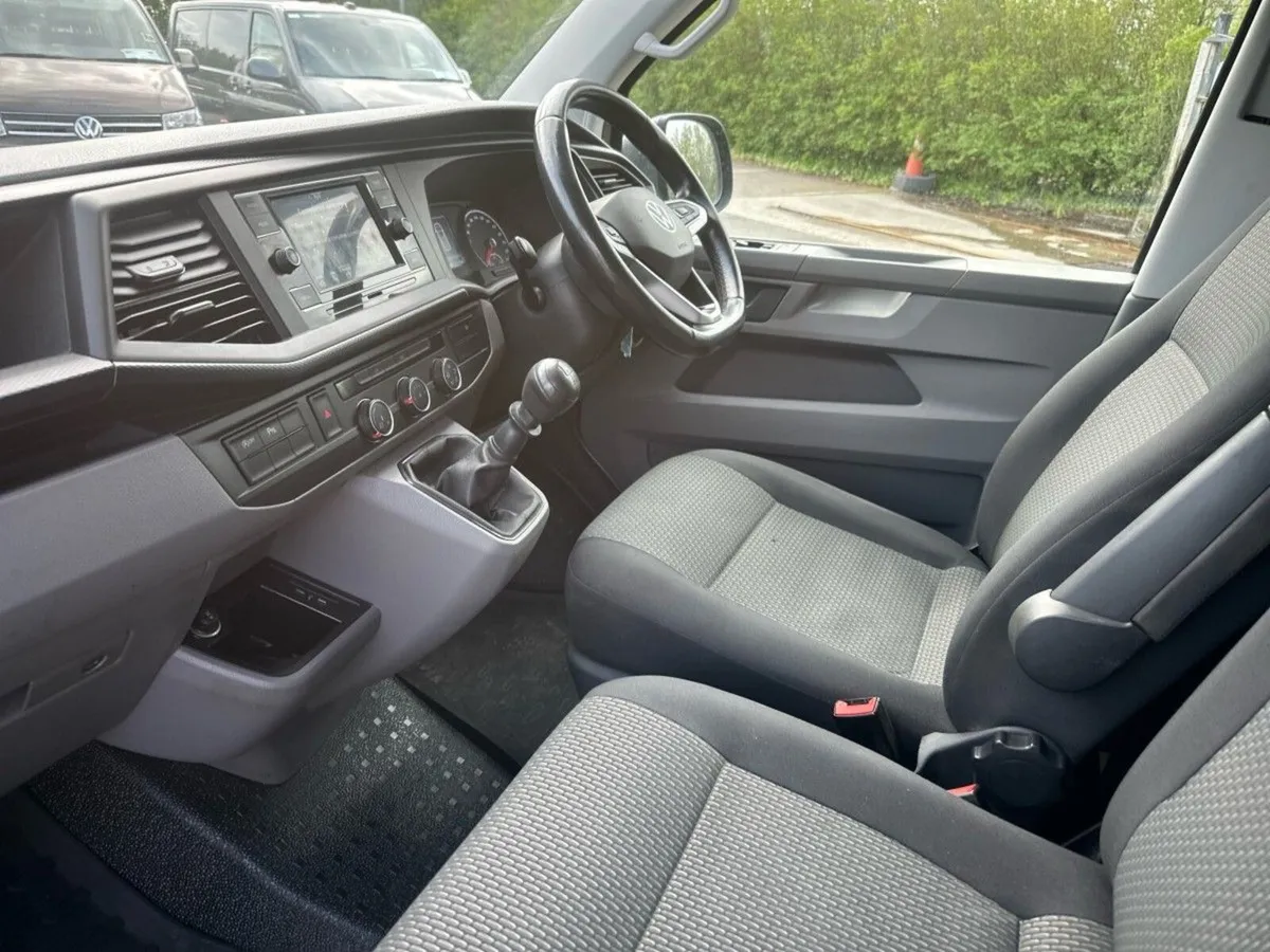 Volkswagen Transporter HIGHLINE LWB 150BHP MANUAL - Image 3