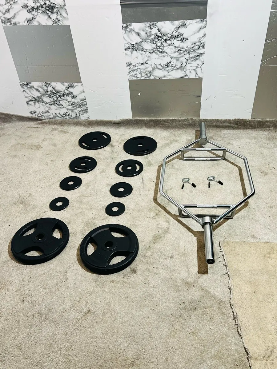 Hex bar with 67 KG Olympic weights - Image 1
