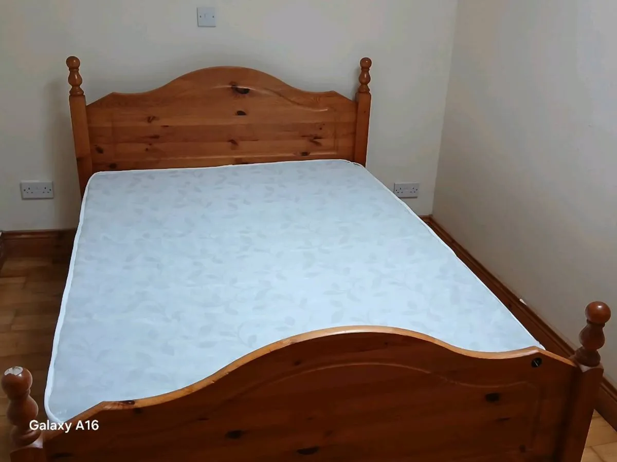 Double frame and mattress like new 4 x 6 only €200 - Image 4