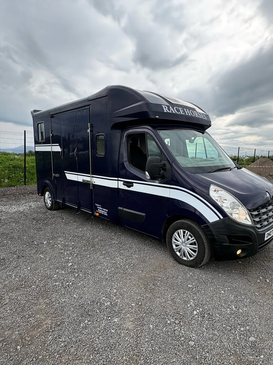 Horse lorry - Image 1