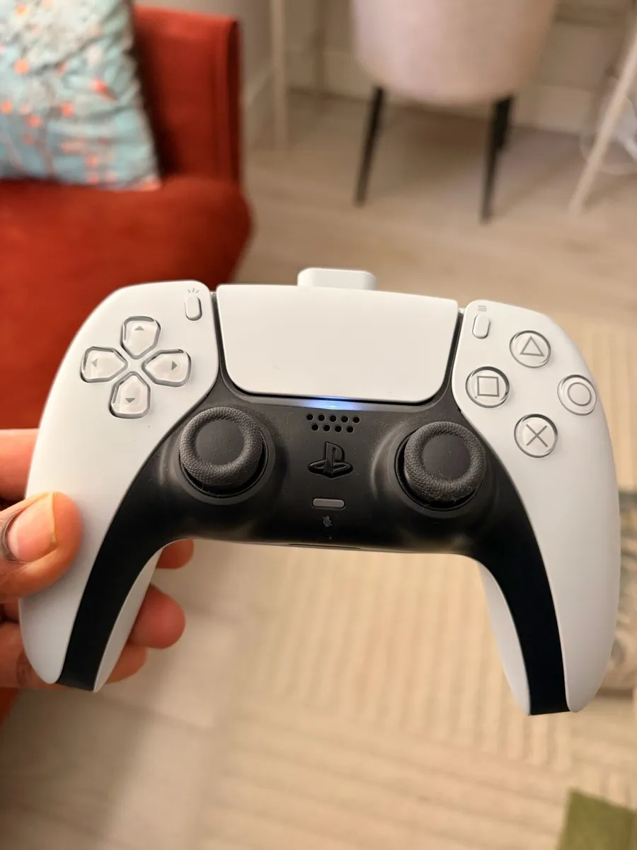 PS5 Digital Slim Edition 1TB + 2 Dual Sense Cntrl - Image 2