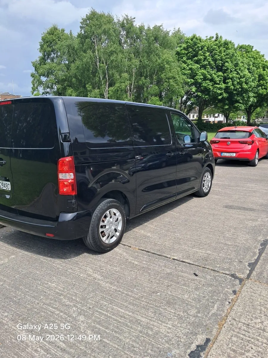 OPEL VIVARO DOE 5/26 TAX 5/26 MINT CONDITION - Image 2