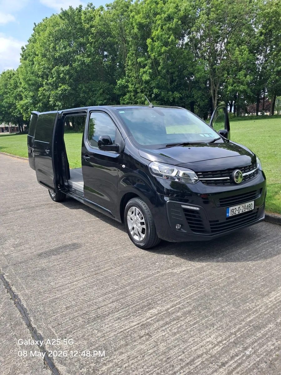 OPEL VIVARO DOE 5/26 TAX 5/26 MINT CONDITION - Image 1
