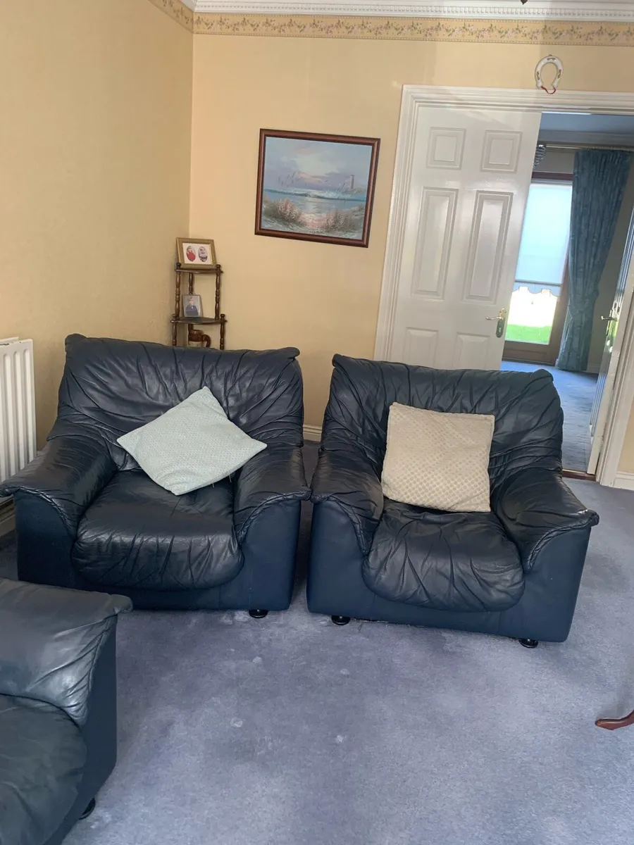 3 piece Suite - Image 2