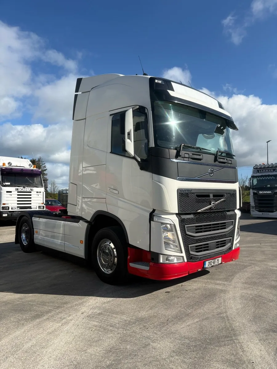 Volvo fh540 4x2 2020 choice x 2 - Image 3