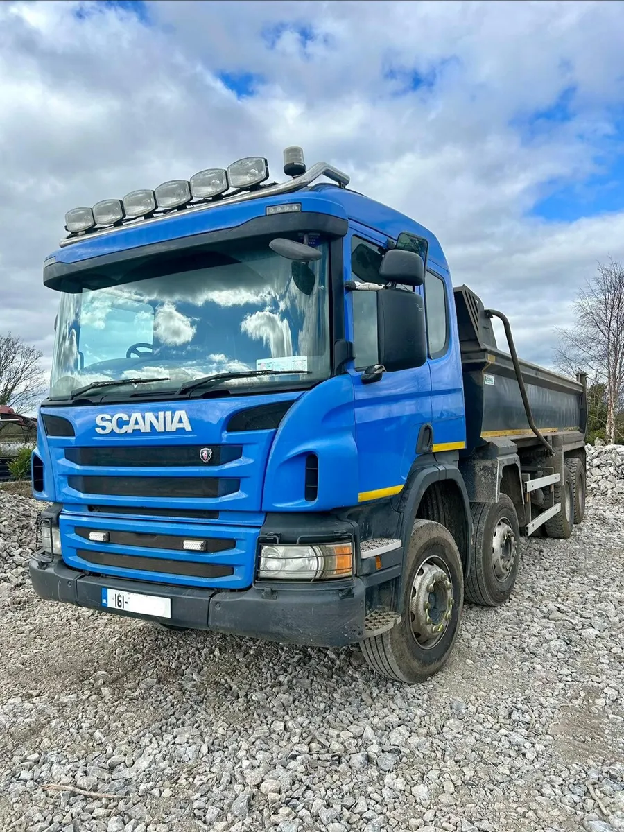 Scania P410 8x4 Tipper - Image 2