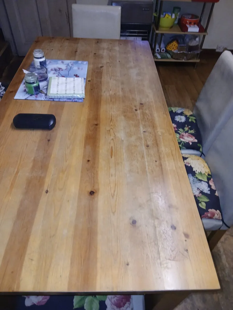 Kitchen table and 6 chairs - Image 2