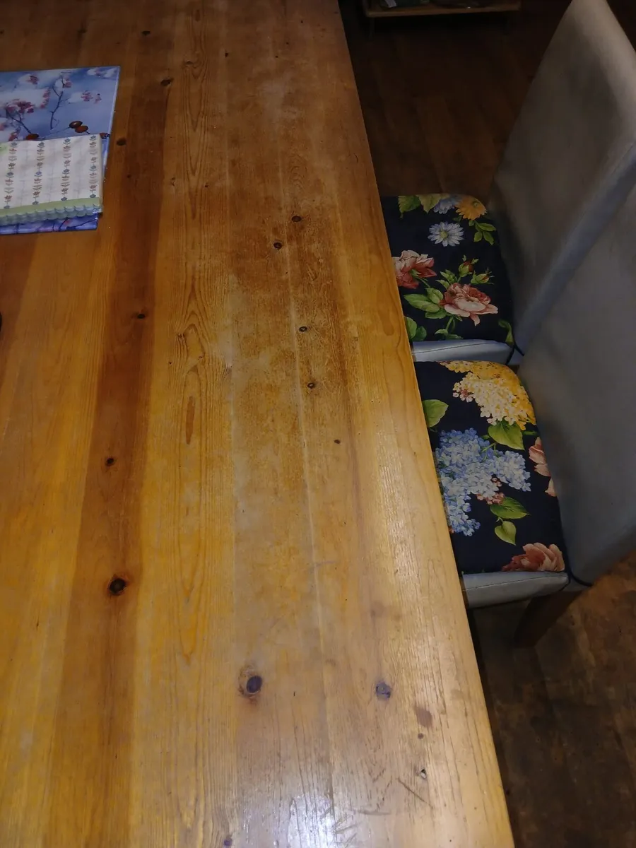 Kitchen table and 6 chairs - Image 3