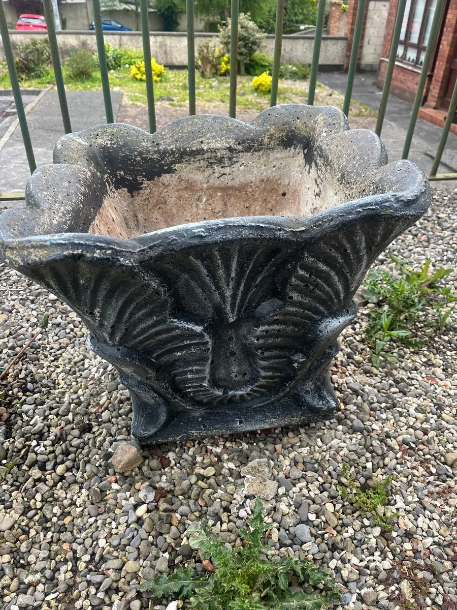 Concrete flower pots