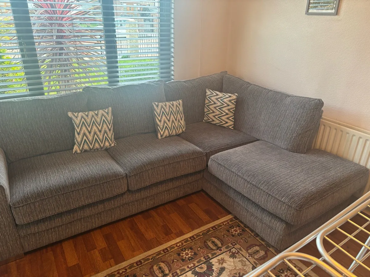 Corner sofa - Image 1