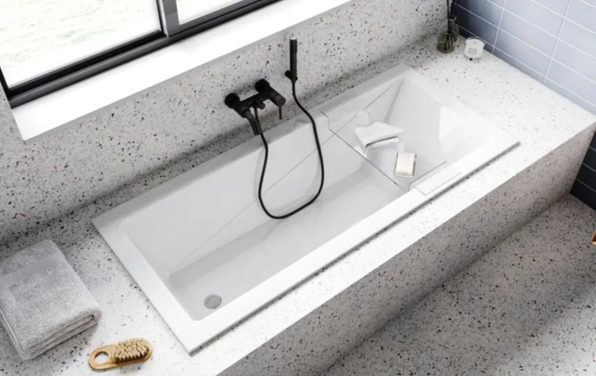 Modern Slim rectangular bathtub
