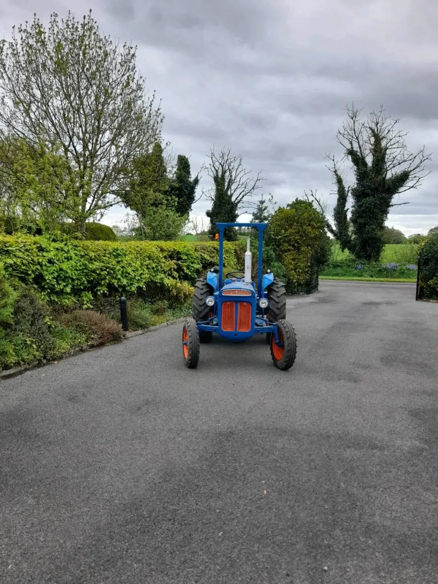 Ford Super Dexta Vintage Tractor - Image 2