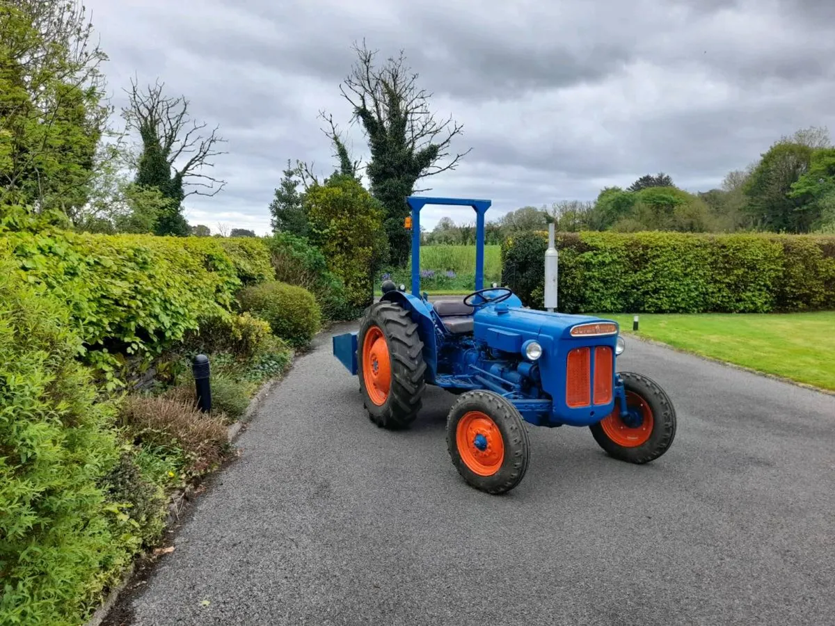 Ford Super Dexta Vintage Tractor - Image 1