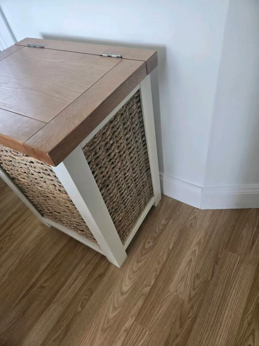 Laundry basket REDUCED FURTHER - Image 1