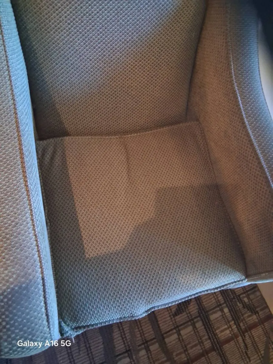 Coffee table and chairs set - Image 3