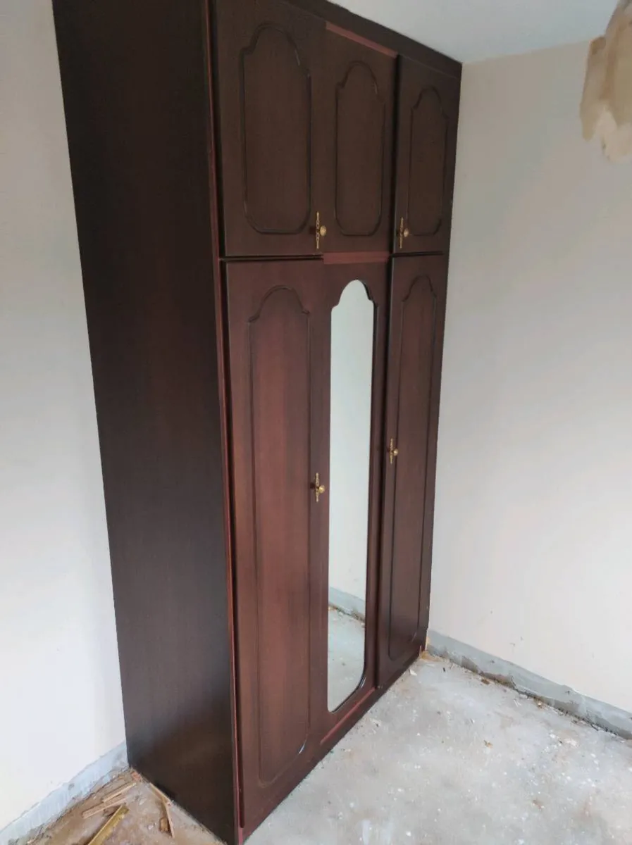 Wardrope - Image 1