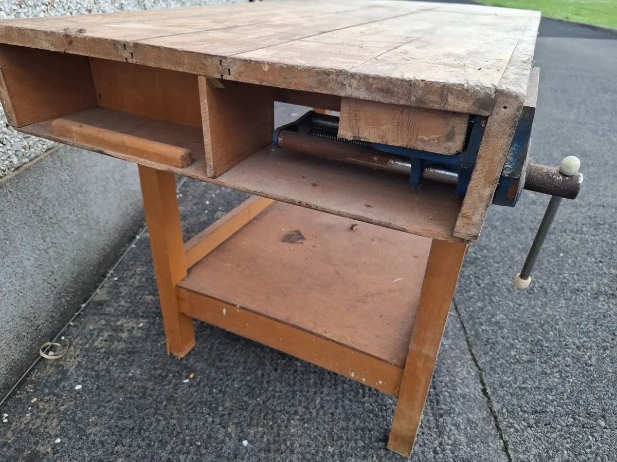 Childs Timber Work Bench c/w 2 Record  No 57 VIce - Image 4