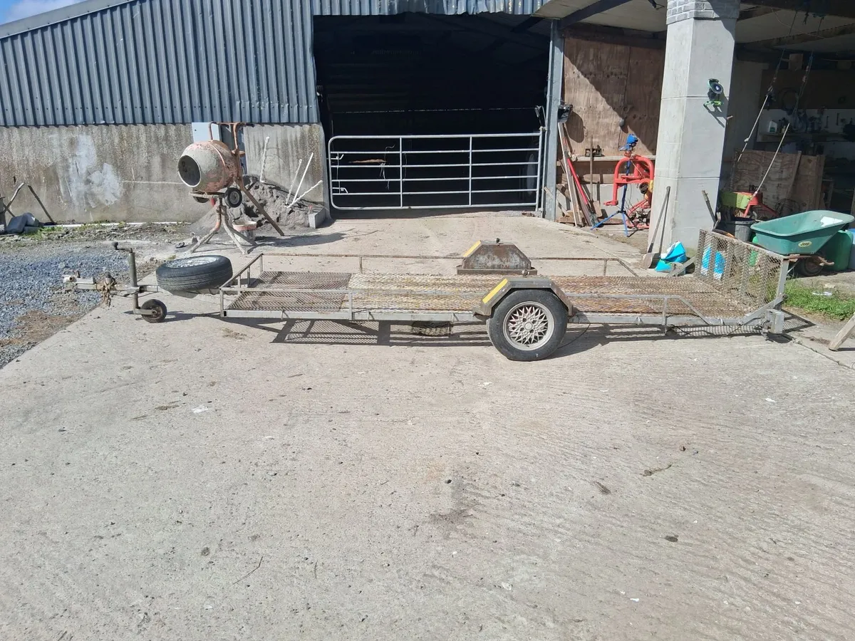 Trailer - Image 1