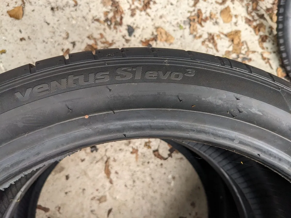Tyre 235/40/ZR18 - Image 2