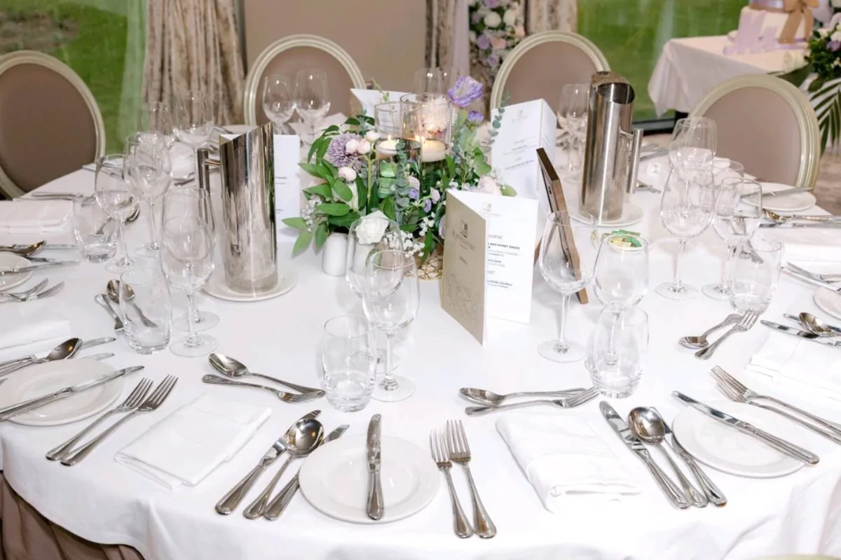 🌸 Wedding Arch & Floral, vases table Centrepieces - Image 4